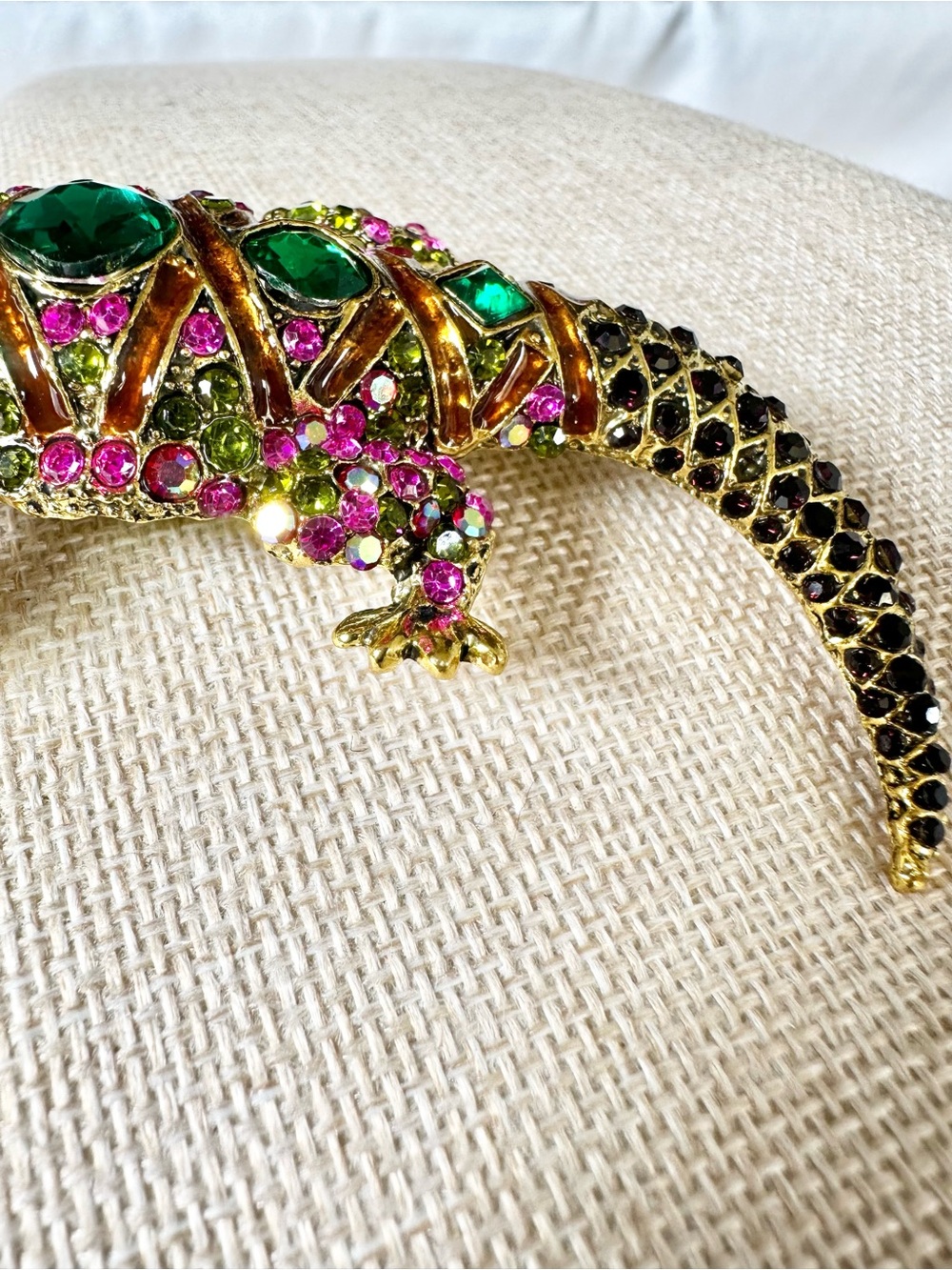 Chunky 5” Gold-Tone Green & Pink Crystal Alligator Brooch (High Quality/Weight) - Picture 12 of 13